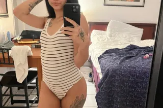 😍🫣😘 Young Hotie In Town Trying... - Image 4