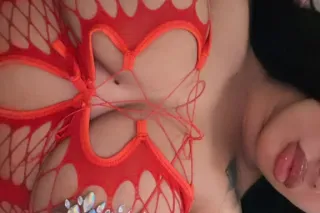 Tall Curvy Princess 💋 - Image 1