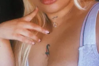 Freaky with a Fat Ass 🍑Pretty Feet 👣 Pink Shaved Pussy 🌷Thick thighs - Image 8