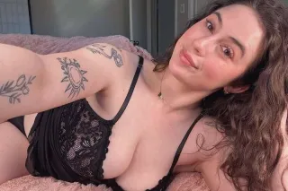 🍆Young Sexy Queen With Tight Pussy💋 and 💦Party Girl👅Available For Hookup - Image 2